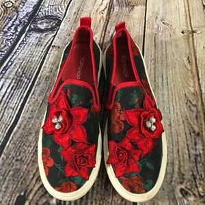 Women’s embroidered embellished flower slip on 🌹